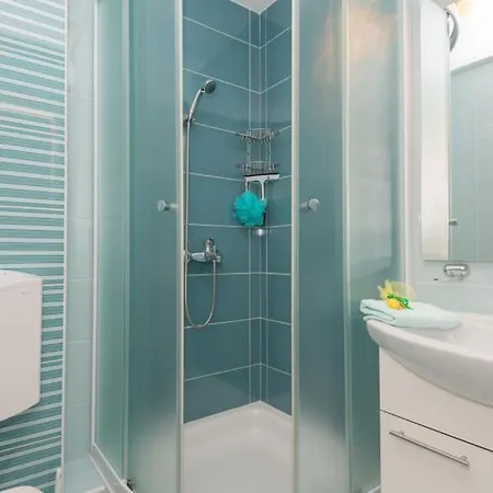 Apartment Erstic 6 - By Guide