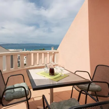Apartment Erstic 6 - By Guide Baska Voda